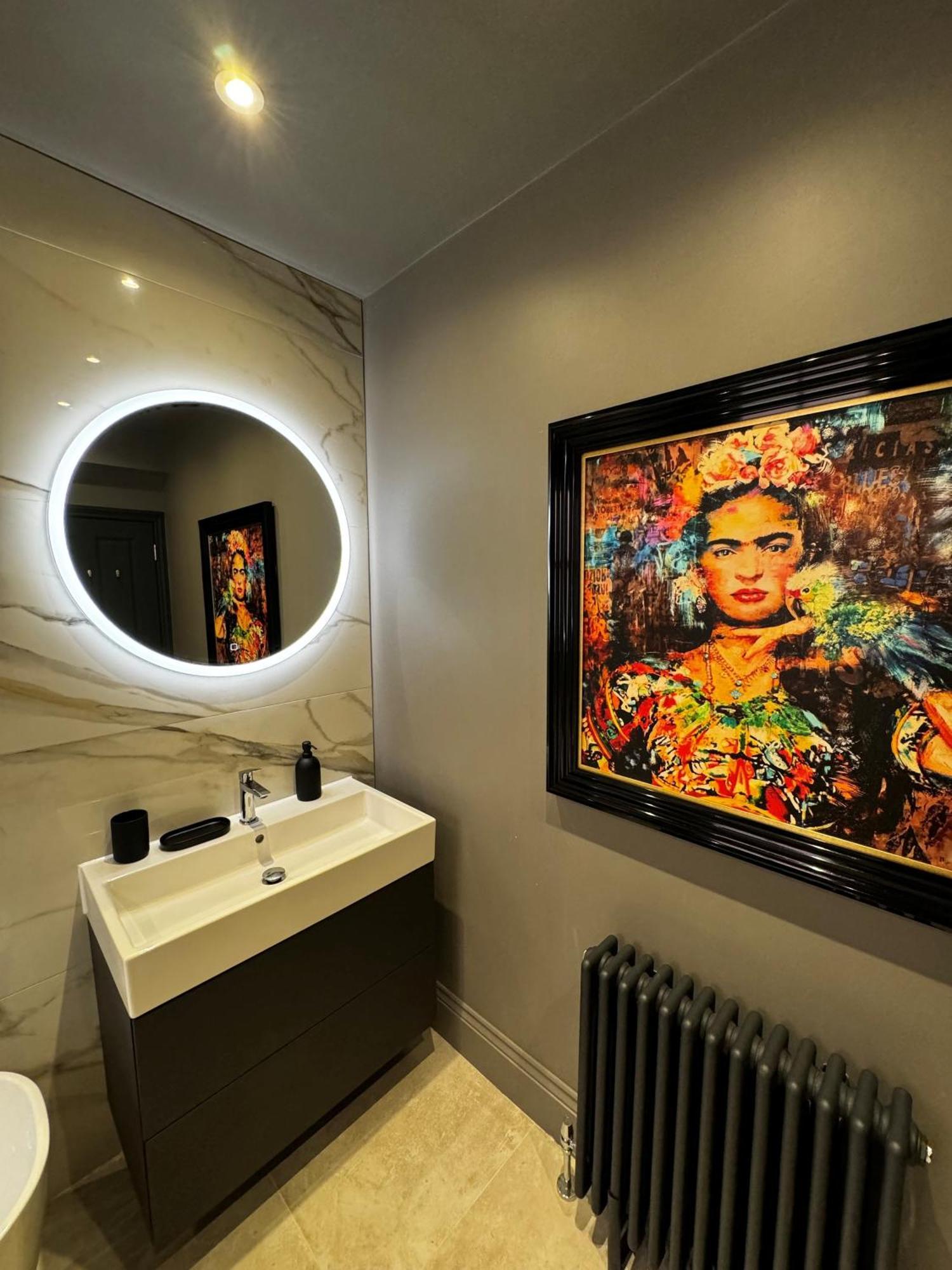Ferienwohnung Romeo'S Arch High End Luxury In Centre Of Stratford With Parking Exterior foto