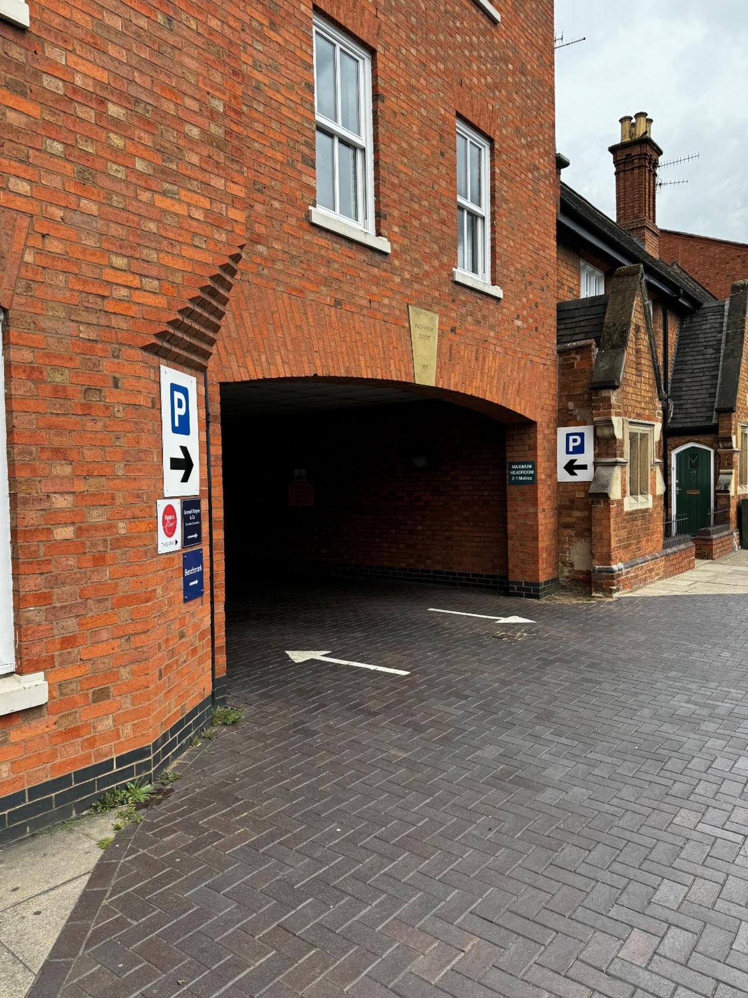 Ferienwohnung Romeo'S Arch High End Luxury In Centre Of Stratford With Parking Exterior foto
